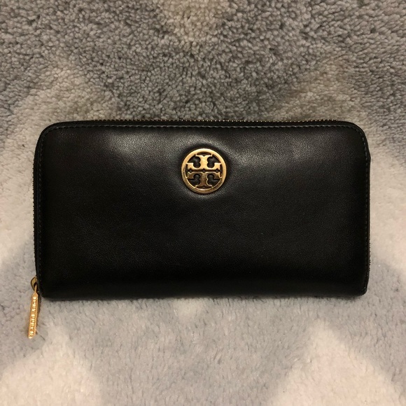 Tory Burch Handbags - Tory Burch Wallet 100% Authentic